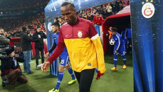 VIDEO: Tiki Taka n-a existat pe San Siro, arbitrul le-a facut CADOU italienilor primul gol: Milan 2-0 Barca! Galata 1-1 Schalke! Presa catalana face misto de jocul lui Milan:_2