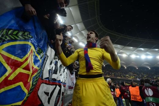 LIVEBLOG Nebunie, magie, CA-LI-FI-CA-RE! National Arena a trait inca o seara de poveste! Sa vina Chelsea! UPDATE | Fanii Stelei s-au strans la Universitate: FOTO_16