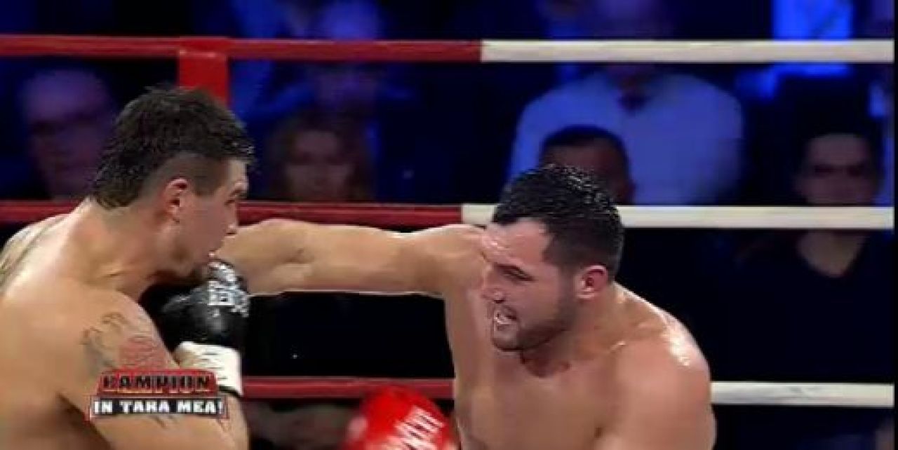 Ciocan si-a implinit visul! L-a SPULBERAT pe Mazikin si e din nou CAMPION! Mazikin n-a mai putut sa se ridice de pe scaun, antrenorii au aruncat prosopul! VIDEO_8