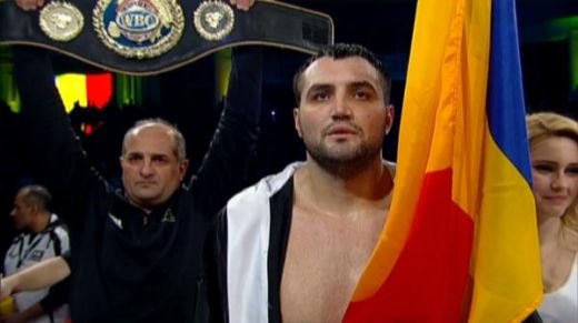 Ti se face pielea de gaina! Galatiul a devenit capitala boxului romanesc! Momentul FENOMENAL de dinainte de victoria lui Ciocan! Faza la care iti dau lacrimile: VIDEO