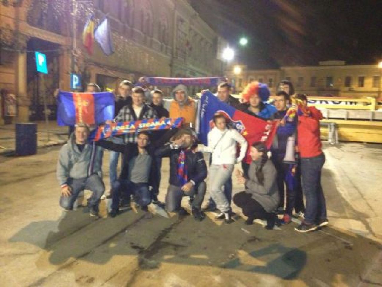 LIVEBLOG Stelistii sarbatoresc saptamana ros-albastra! A aparut poezia victoriei cu Ajax! Cele mai tari imagini trimise de stelisti la contact@sport.ro:_17