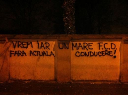 FOTO Un nou RAZBOI la Dinamo! Fanii au facut campanie anti-Badea! 