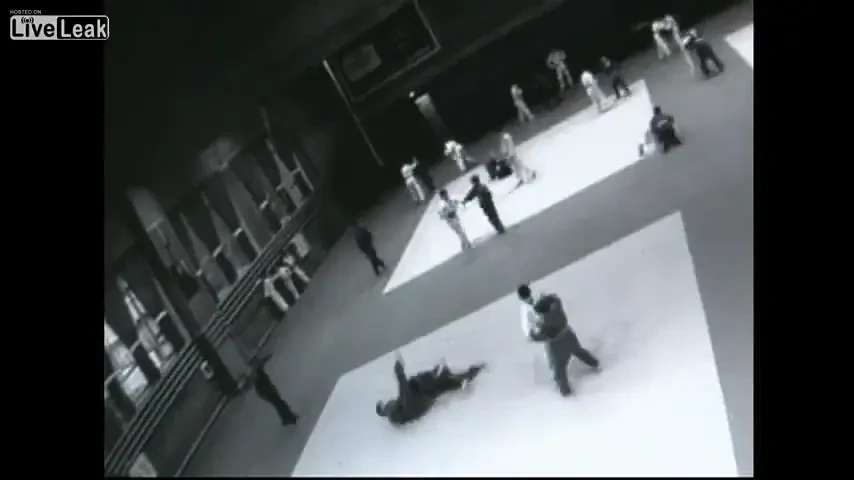 BOOM supersonic in Rusia! Imaginile ascunse pana acum de rusi! Ce s-a intamplat intr-o scoala cand a lovit meteoritul! VIDEO