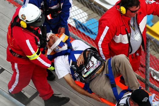 Galeria Zilei: Accident teribil in NASCAR! Cel putin 28 de fani au fost raniti - masinile, distruse! Momentul incredibil care a urmat FOTO si VIDEO_9