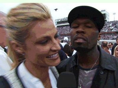 Fifty, se vede pe fata ta ca esti COMPLET DISPERAT! :)) Cel mai tare RAPPER a fost facut de ras la o cursa NASCAR! Cum a fost 50 Cent refuzat: