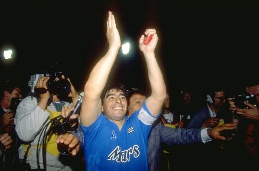 Galeria Zilei: Intoarcerea REGELUI! Maradona isi risca LIBERTATEA pentru a se intoarce la Napoli! Italienii il AUDIAZA in aceste momente:_4