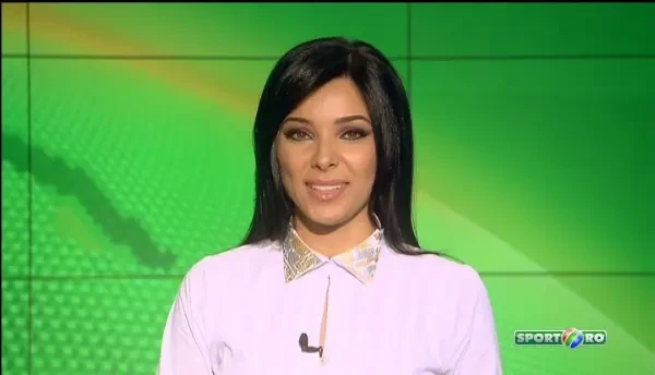 INCEPE nebunia in liceele din Romania! Omul care ii face pe pusti sa viseze la un contract de SENZATIE