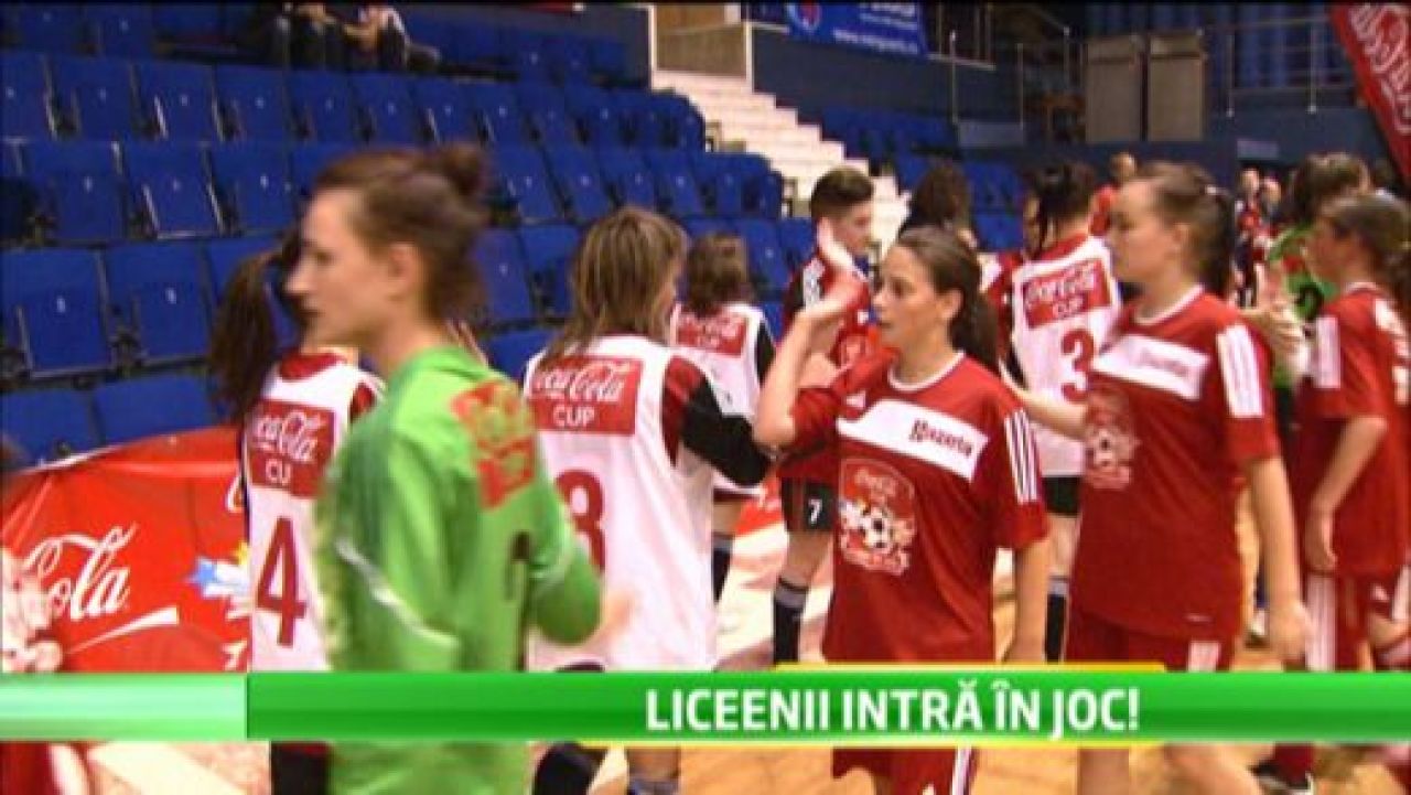 INCEPE nebunia in liceele din Romania! Omul care ii face pe pusti sa viseze la un contract de SENZATIE_1