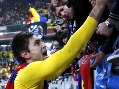 Stelistii isi pot lua GARSONIERA daca o bat si pe Chelsea :) Gigi Becali le promite prime fabuloase in cazul unei minuni la Londra:
