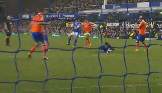 2 goluri in 30 secunde! Optimi FA Cup: Everton 3-1 Oldham! Visul anonimilor de la Oldham s-a ruinat! Everton e in sferturi! REZUMATUL VIDEO AICI:_2