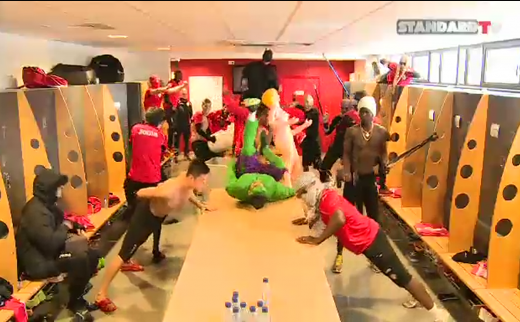 Cea mai TARE nebunie posibila! Rednic, Tucudean si Cristea au TURBAT pe HARLEM SHAKE! VIDEO DEMENTIAL din vestiarul lui Standard