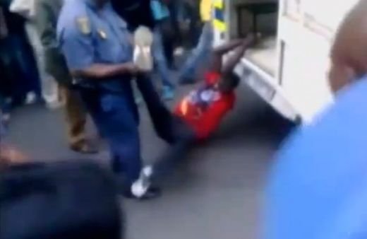 CRUZIME de nedescris! Politia a OMORAT un taximestrist: L-au legat de masina si l-au tarat 400 de metri! VIDEO