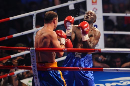 Un vis NATIONAL: 23 de milioane de inimi in ring, 55.000 de oameni pe un stadion! Romanul care si-a platit gloria cu sange si sudoare a implinit azi 34 de ani:_16