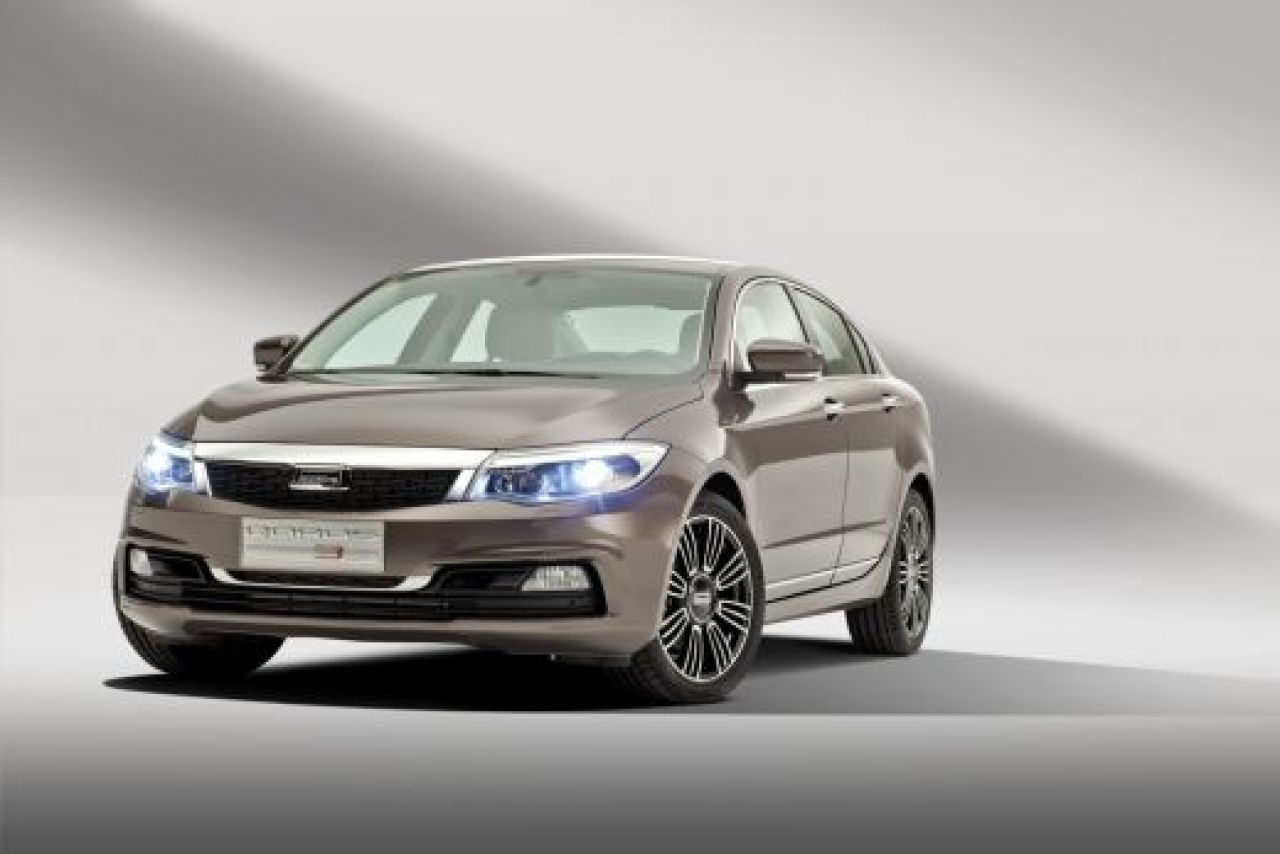 FOTO Primul Logan made in China! S-a lansat cel mai mare RIVAL pentru Dacia! Asa arata seria 3 chinezeasca!_13