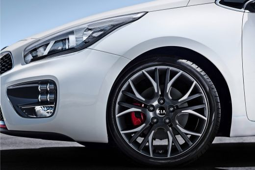 FOTO Cel mai puternic competitor pentru Golf vine din Coreea! Asa arata noile Cee'd si pro_cee'd GT! Marea SURPRIZA de la Geneva:_4