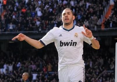 Derby SCANDALOS! Barca a avut penalty clar neacordat in minutul 93! Valdes a sarit sa il BATA pe arbitru si a vazut ROSU! Real Madrid 2-1 Barcelona - vezi toate fazele:_4
