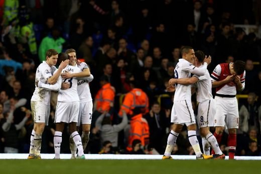 Galeria Zilei: Rasism impotriva unui alb? Gareth Bale a patit-o chiar pe stadionul lui Spurs! Ce i-au facut fanii cand voia sa bata un corner CLICK AICI pentru FOTO:_13