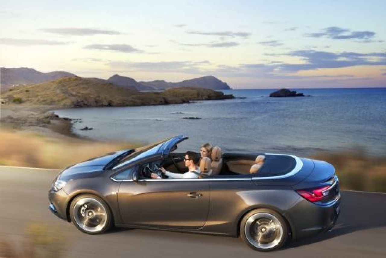 FOTO Opel se DEZBRACA la Geneva! Prima decapotabila 100% a nemtilor! Cum arata Cascada:_10