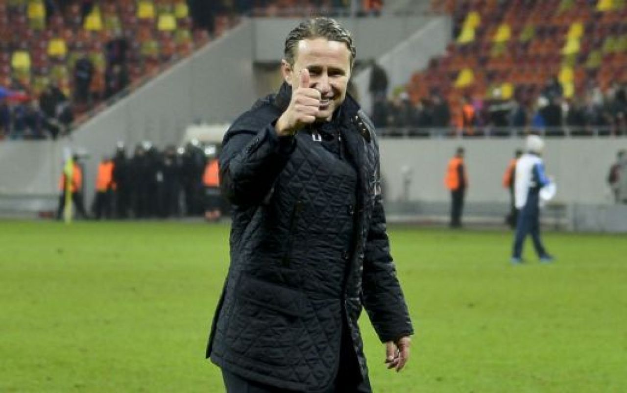 Sistemul de joc folosit cu Ajax, INTERZIS cu Chelsea! Reghe a primit un sfat de care n-are cum sa nu tina cont! Ce surpriza pregateste in primul 11:_4
