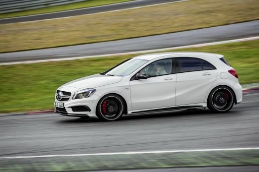 VIDEO Cel mai JUCAUS Mercedes din istorie! S-a lansat A 45 AMG la Geneva! Uita de Porsche, VW sau Ford GT!_9