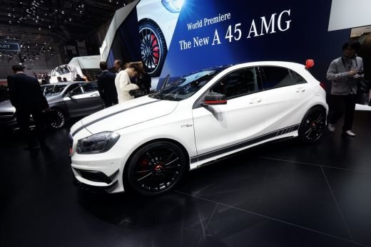 VIDEO Cel mai JUCAUS Mercedes din istorie! S-a lansat A 45 AMG la Geneva! Uita de Porsche, VW sau Ford GT!_16
