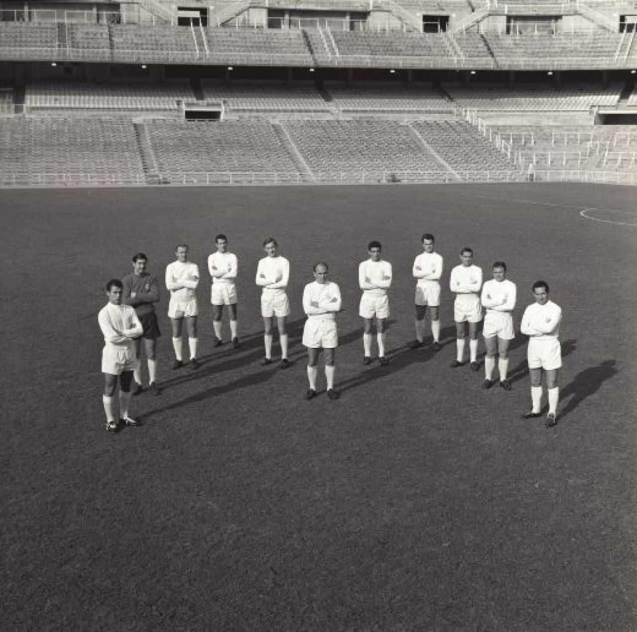 Pe el l-au RAPIT teroristii pentru ca era prea cunoscut, apoi si-au cerut SCUZE! Real Madrid l-a furat dupa ce semnase cu Barcelona! Povestea unui geniu:_2