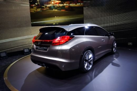 FOTO Honda a lansat masina VIITORULUI apropiat la Geneva! Rapida, sexy si SPATIOASA! Cum va arata Civic in curand:_10