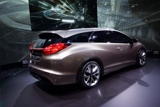 FOTO Honda a lansat masina VIITORULUI apropiat la Geneva! Rapida, sexy si SPATIOASA! Cum va arata Civic in curand:_11