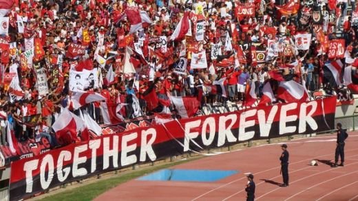 NEBUNII care iti fac pielea de gaina garantat! 99% dintre voi nu ati auzit de ei, oamenii astia sunt insa MAGNIFICI! Stadionul pe care nu vezi meciul din cauza lacrimilor de bucurie:_4