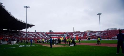 NEBUNII care iti fac pielea de gaina garantat! 99% dintre voi nu ati auzit de ei, oamenii astia sunt insa MAGNIFICI! Stadionul pe care nu vezi meciul din cauza lacrimilor de bucurie:_7
