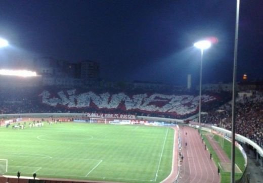 NEBUNII care iti fac pielea de gaina garantat! 99% dintre voi nu ati auzit de ei, oamenii astia sunt insa MAGNIFICI! Stadionul pe care nu vezi meciul din cauza lacrimilor de bucurie:_8
