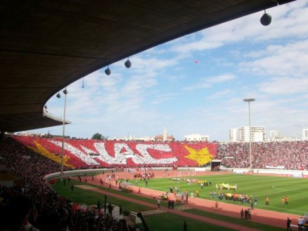 NEBUNII care iti fac pielea de gaina garantat! 99% dintre voi nu ati auzit de ei, oamenii astia sunt insa MAGNIFICI! Stadionul pe care nu vezi meciul din cauza lacrimilor de bucurie:_12