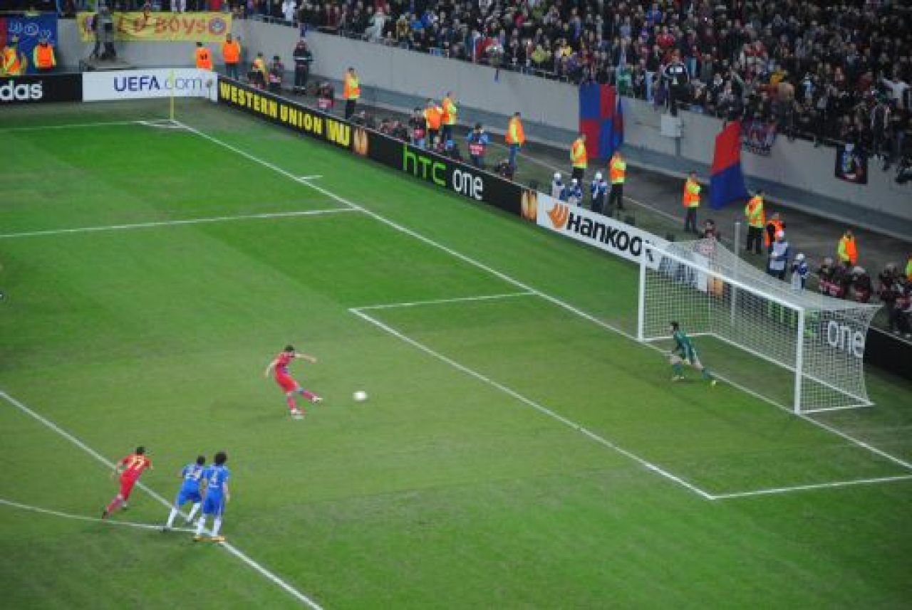 LIVE BLOG Steaua - Chelsea. Welcome to Hell |Peste 50.000 de oameni au trimis Chelsea in INFERN! Vezi cum au sarbatorit fanii Stelei la Universitate - FOTO_69