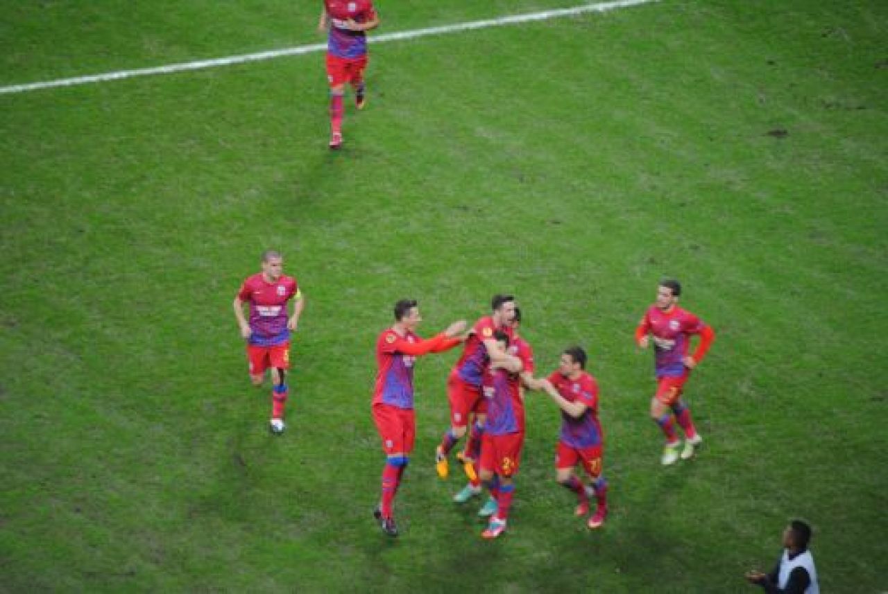 LIVE BLOG Steaua - Chelsea. Welcome to Hell |Peste 50.000 de oameni au trimis Chelsea in INFERN! Vezi cum au sarbatorit fanii Stelei la Universitate - FOTO_71