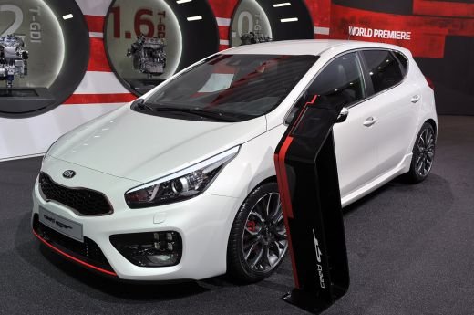 FOTO Asiaticii vor sa DISTRUGA Golful! Kia a lansat doua modele ULTRArapide la Geneva! Cum arata Cee'd si pro_cee'd GT!_3