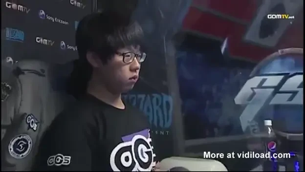 CLIPUL ZILEI: Campionul de la Starcraft are nevoie de incalzire inaintea meciului! Vezi cum se pregateste: