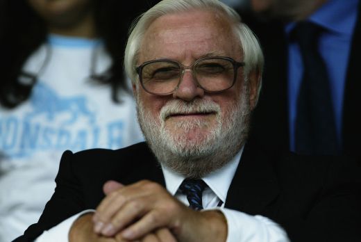Au fost vremuri cand englezii au confundat carnea de vita cu carnea de... om :) Stadionul Stamford Bridge pastreaza o amintire de care oficialii se jeneaza sa vorbeasca azi:_7