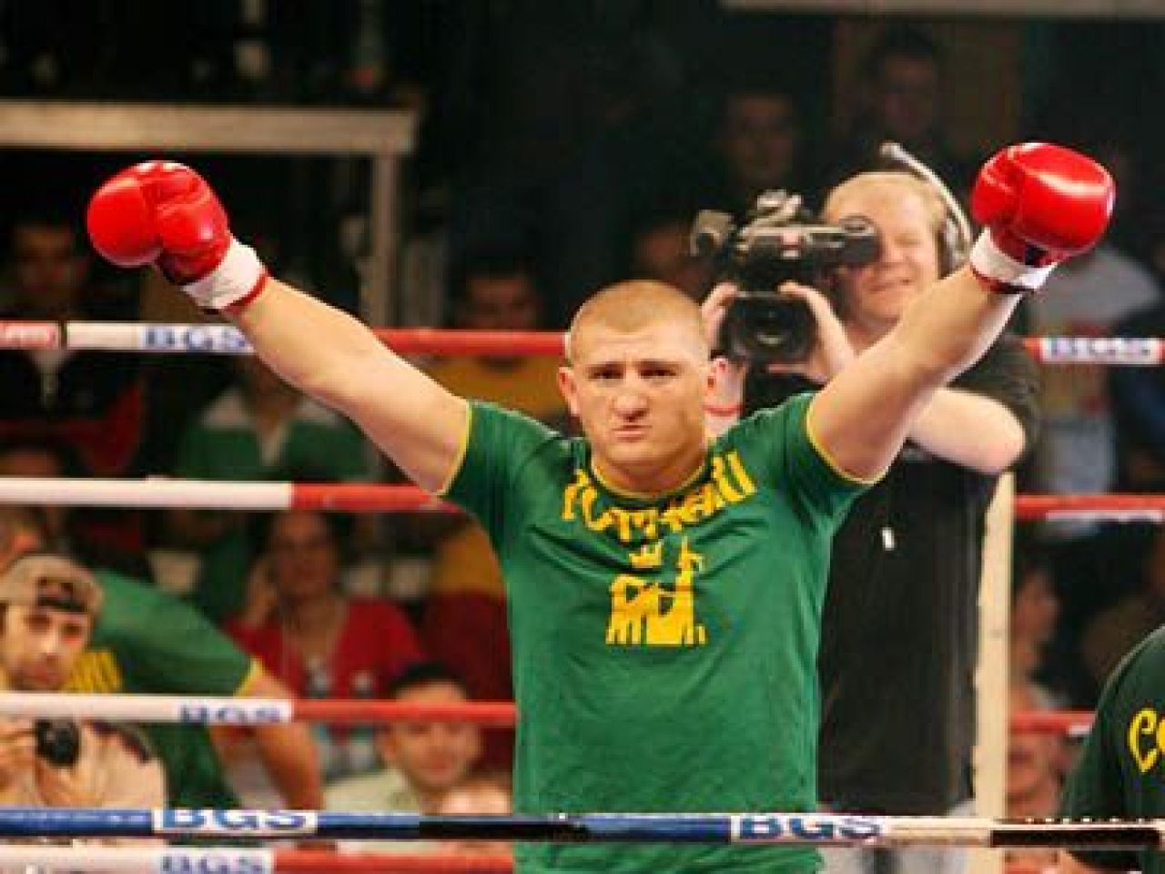 Morosanu s-a batut eroic, a terminat meciul plin de sange, dar a pierdut in fata 'Crocodilului' Zhuravlev! Stoica, invins de Preteni! Cro Cop a pus mana pe milionul de dolari!_1