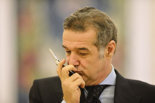 GOL trait in DIRECT de Becali: Mi-a zis nevasta-mea ca e 1-0 pentru Chelsea si ca avem corner! Apoi cica a dat gol Chiriches Vezi ce a facut Gigi de bucurie :))