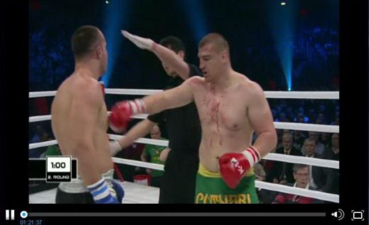 Morosanu s-a batut eroic, a terminat meciul plin de sange, dar a pierdut in fata 'Crocodilului' Zhuravlev! Stoica, invins de Preteni! Cro Cop a pus mana pe milionul de dolari!_4