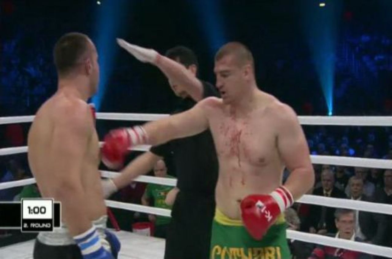 Morosanu s-a batut eroic, a terminat meciul plin de sange, dar a pierdut in fata 'Crocodilului' Zhuravlev! Stoica, invins de Preteni! Cro Cop a pus mana pe milionul de dolari!_8