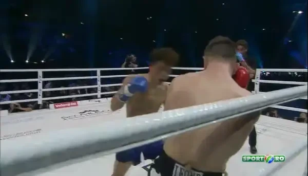 Lovitura MADE IN CHINA a facut inconjurul lumii in Finala K-1! Executie GENIALA din intoarcere direct in frunte! SUPER VIDEO