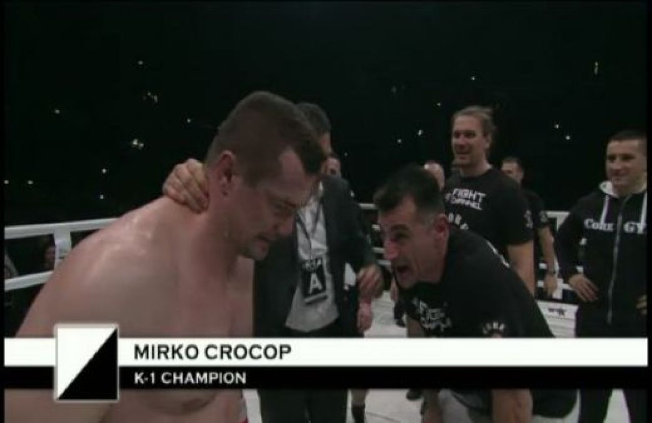 Morosanu s-a batut eroic, a terminat meciul plin de sange, dar a pierdut in fata 'Crocodilului' Zhuravlev! Stoica, invins de Preteni! Cro Cop a pus mana pe milionul de dolari!_18