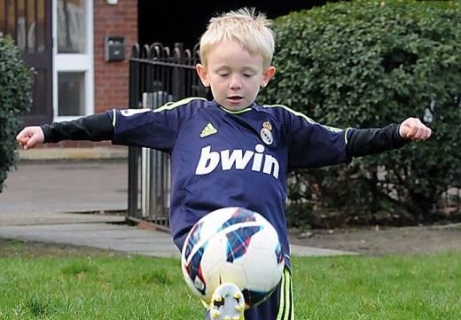 SENZATIONAL! Chelsea si Arsenal se bat pe mini Messi ! A marcat 10 goluri intr-un singur meci si a lasat masca pe toata lumea! Detaliu important - are 4 ani!