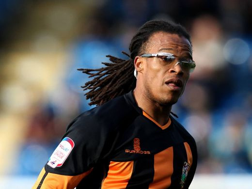 Edgar Davids se transforma in ANTRENOR-JUCATOR-EROU! A abandonat echipa intr-o benzinarie dar a castigat RESPECTUL tuturor: