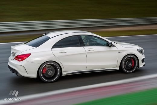 Mercedes lanseaza masini noi pe banda rulanta! Primele imagini cu CLA45 de la AMG! Galerie foto si detalii tehnice:_2