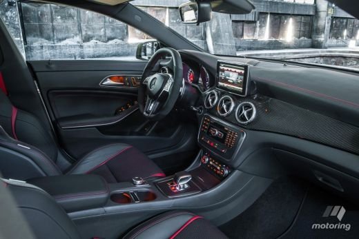 Mercedes lanseaza masini noi pe banda rulanta! Primele imagini cu CLA45 de la AMG! Galerie foto si detalii tehnice:_3