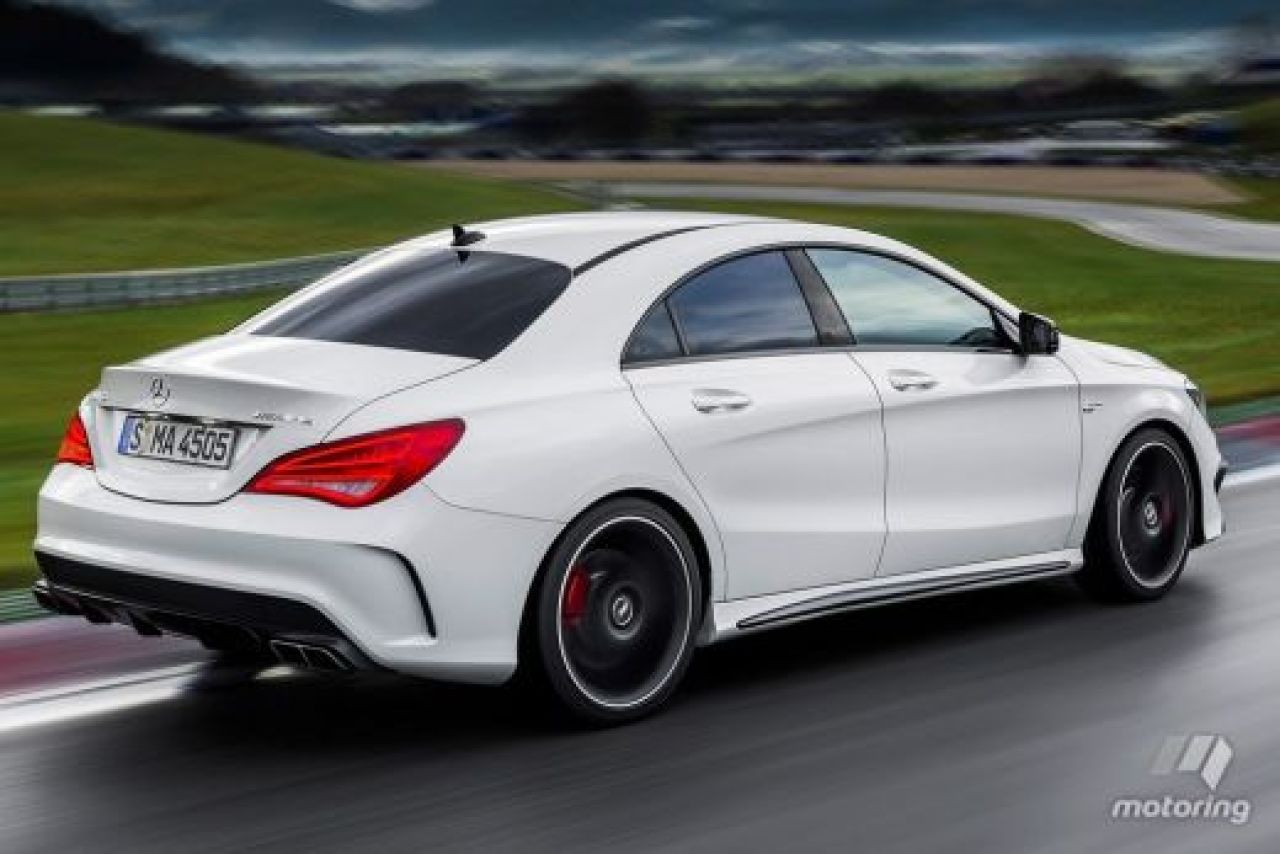 Mercedes lanseaza masini noi pe banda rulanta! Primele imagini cu CLA45 de la AMG! Galerie foto si detalii tehnice:_4