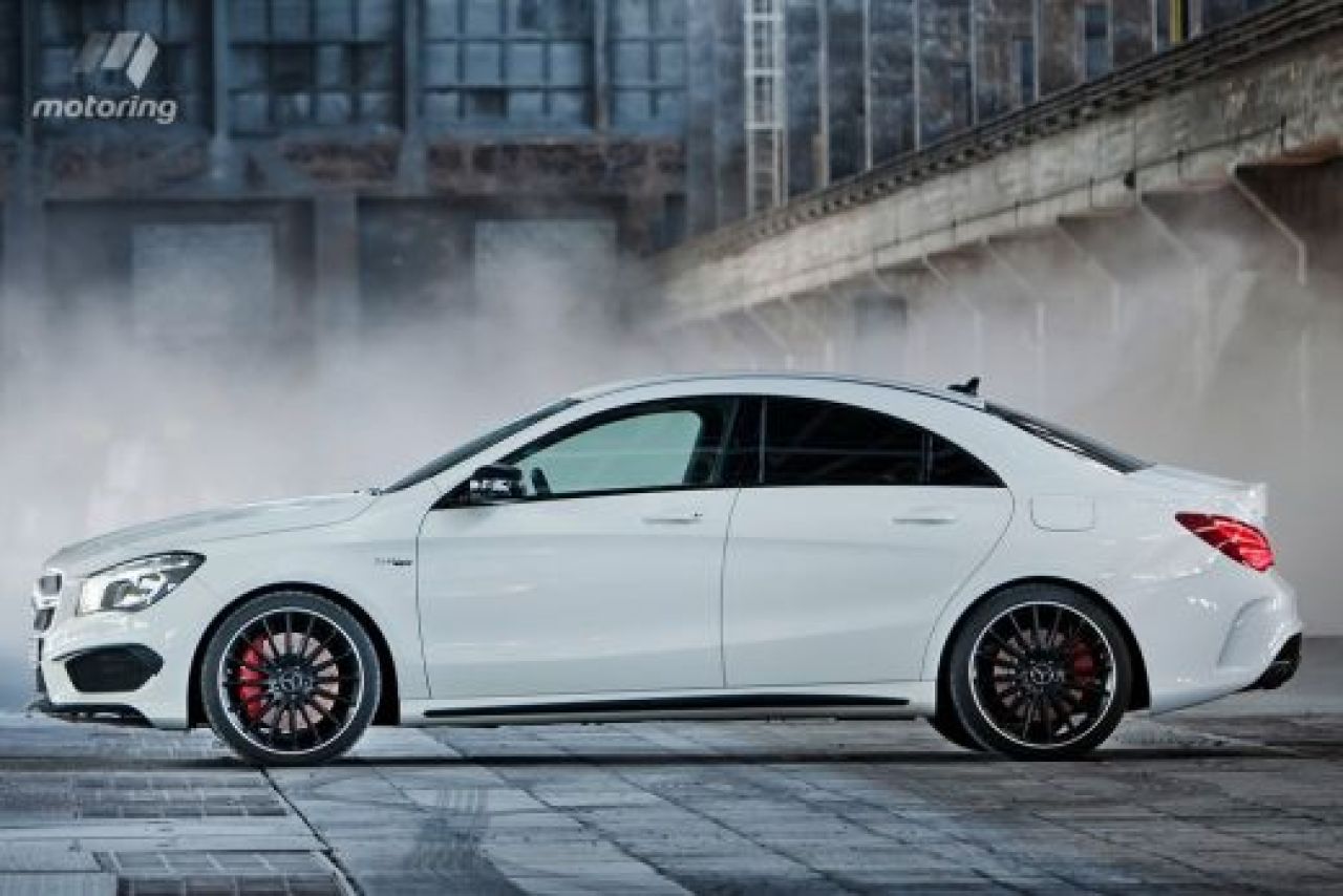 Mercedes lanseaza masini noi pe banda rulanta! Primele imagini cu CLA45 de la AMG! Galerie foto si detalii tehnice:_10