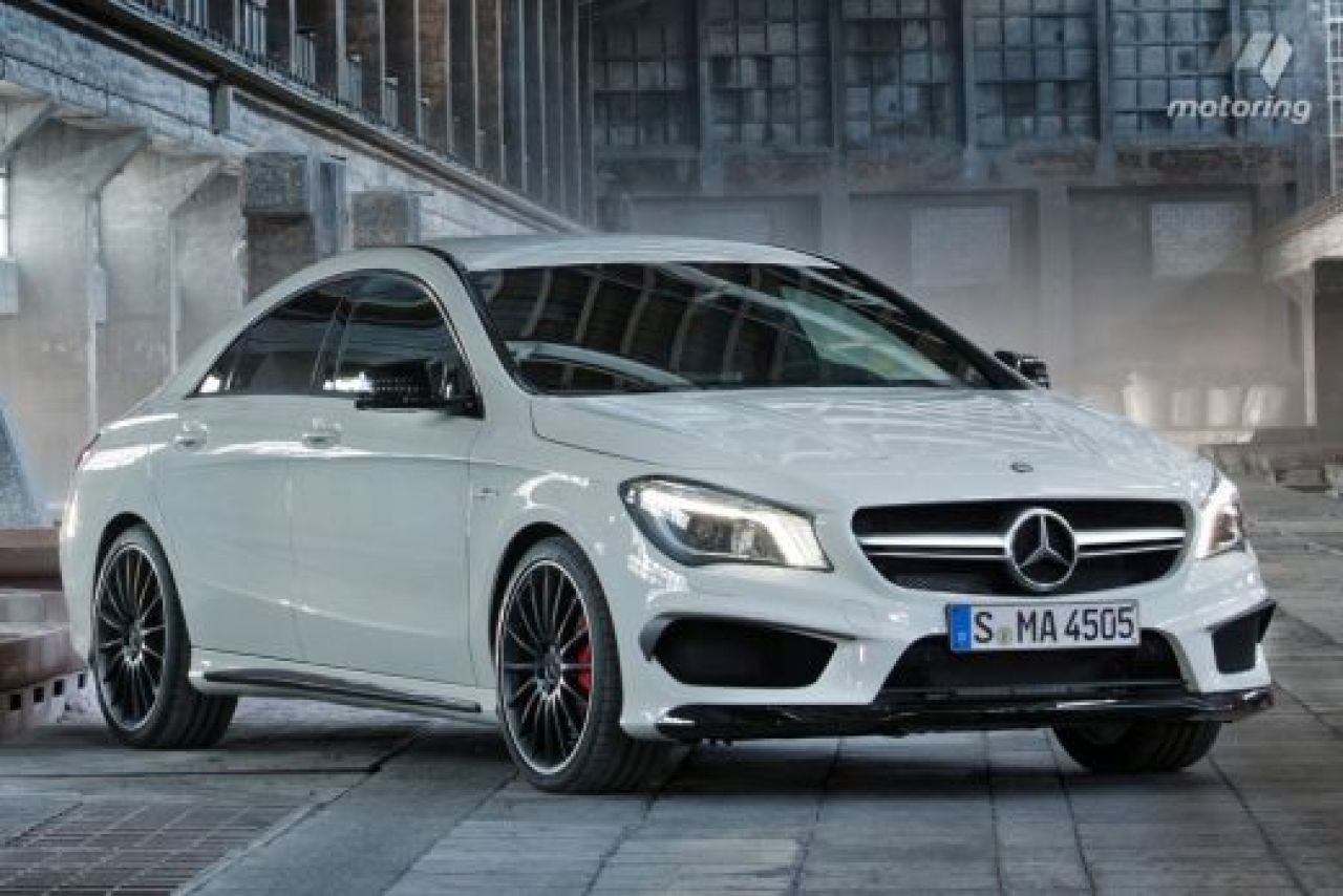 Mercedes lanseaza masini noi pe banda rulanta! Primele imagini cu CLA45 de la AMG! Galerie foto si detalii tehnice:_11